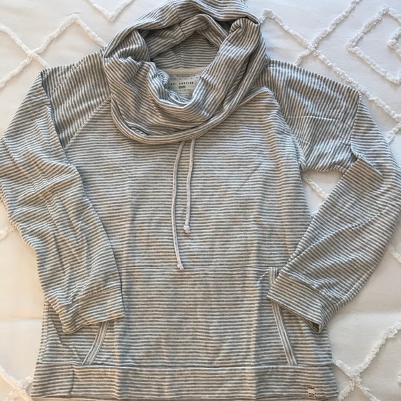 Super confy stylish sweater - Picture 1 of 2